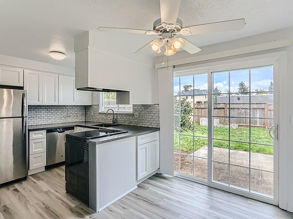 5th image of 1053 Birchwood Dr