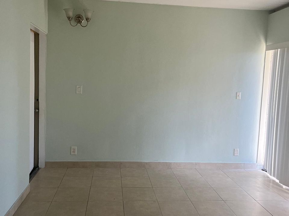 1st image of 3222 Marine Dr APT 3