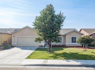 1296 El Paso Ave, Dinuba, CA 93618