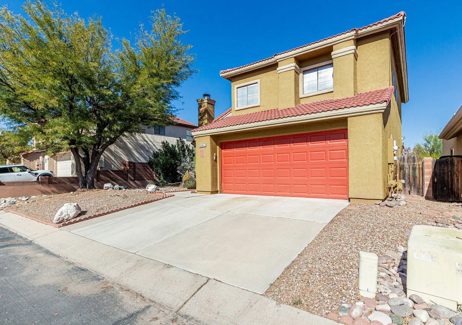 Oro Valley- 3 Bedroom/ 3 Bathroom Home Available Mid August! — Photo 3