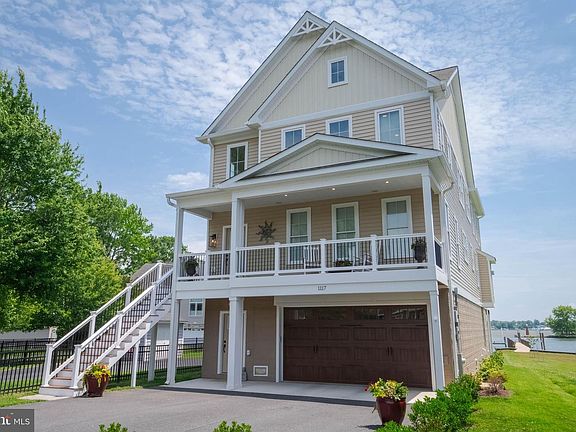 3rd image of 1117 Chester Rd