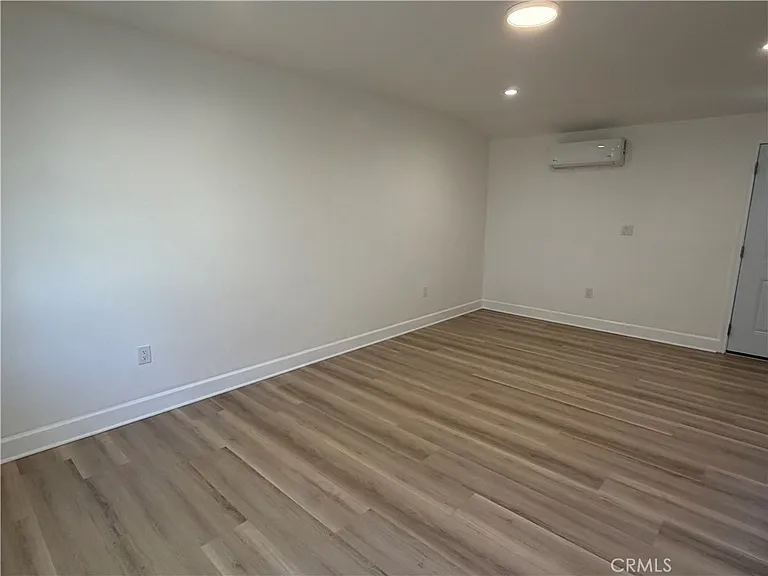 7101 Fallbrook Ave — Photo 13