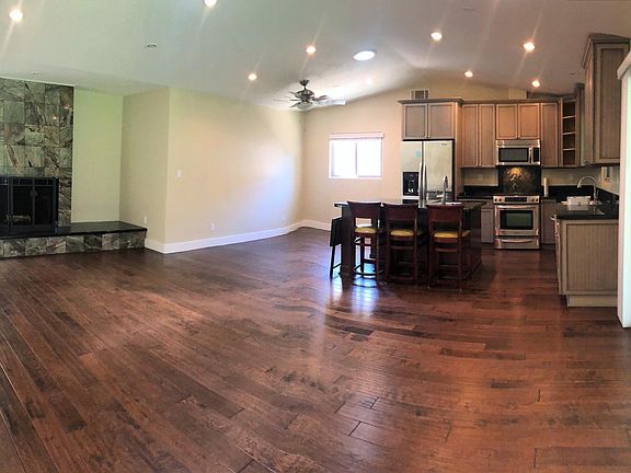 3rd image of 3520 Park Blvd