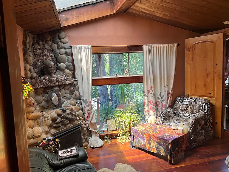 Happy Valley Rd — Photo 5