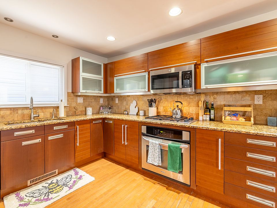 1st image of 1315 E Lake Dr #A