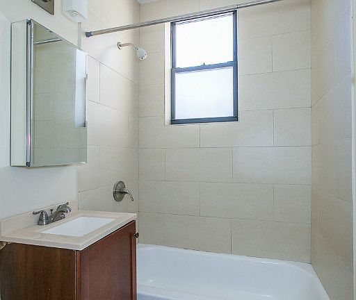 5th image of 4737 N Hermitage Ave APT 108B