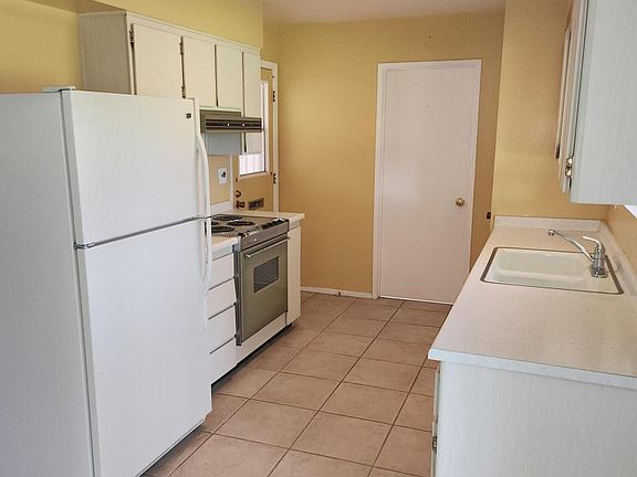 2nd image of 10313 W PRAIRIE HILLS Circle