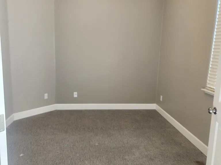 1921 Quail Creek Ct — Photo 4
