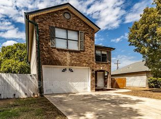 8019 Hilltop Crst, San Antonio, TX 78251