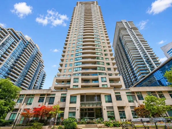 23 Hollywood Ave, Toronto, ON