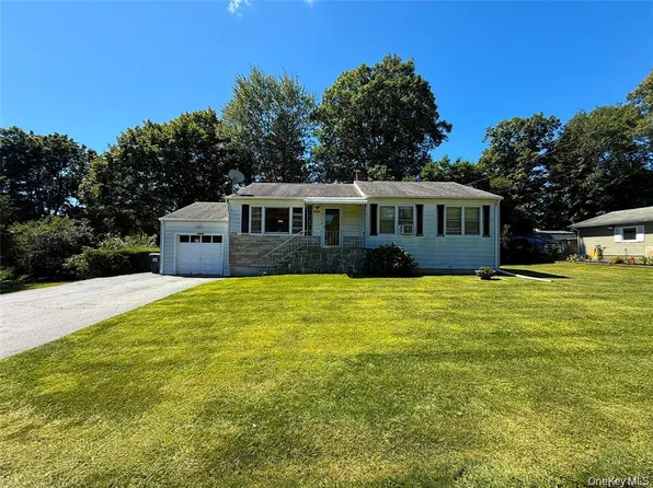 7 Dene Road, Newburgh, NY 12550