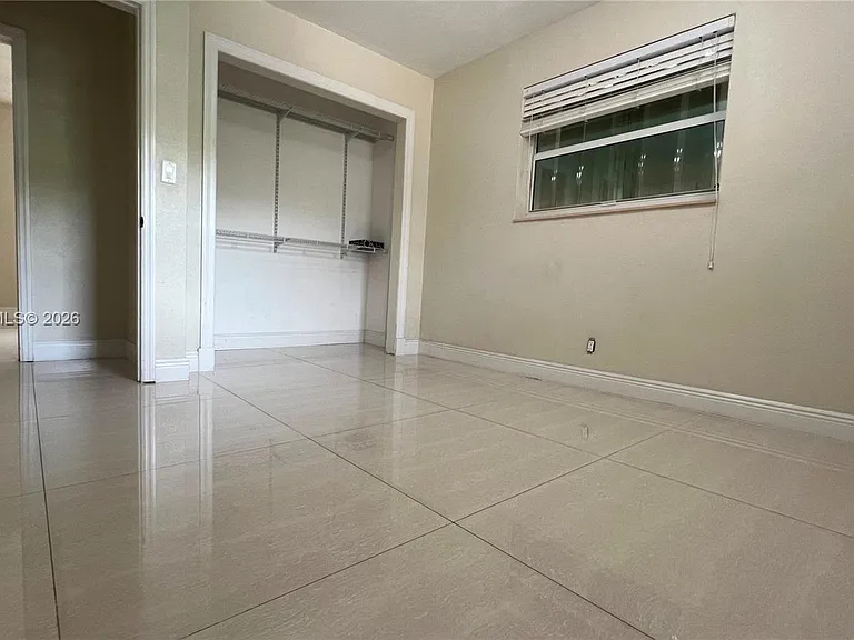 6550 SW 8th St — Photo 16