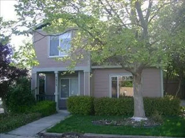 8973 Arborview Dr, Elk Grove, CA 95758