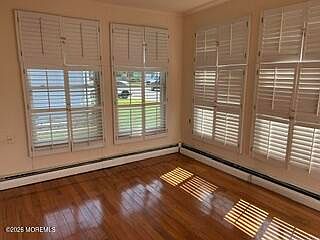 5th image of 5 Leeward Street