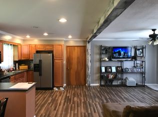 205 E State St, Payson, IL 62360