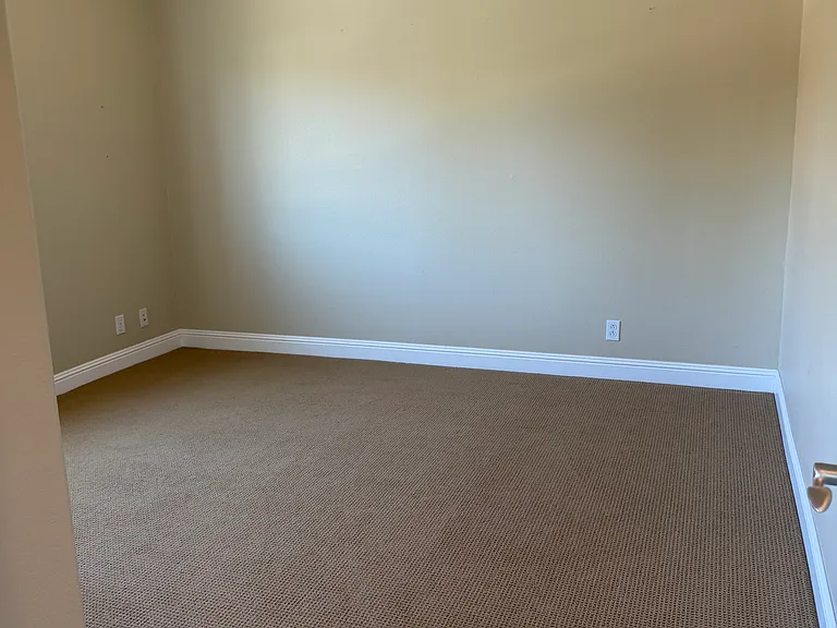 2142 Prestwick Dr — Photo 25