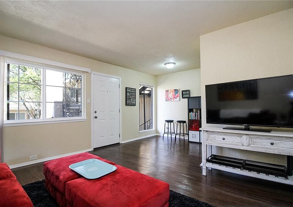 1st image of 1304 McKie Dr APT 103
