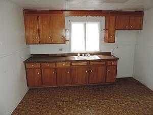 Unit 1: dine-in kitchen.