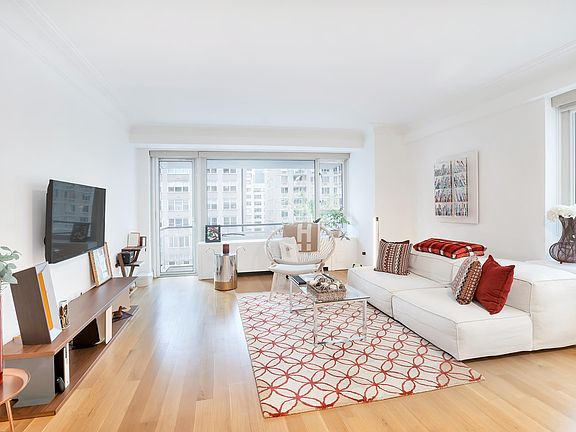 3rd image of 200 E 66th St APT E0906