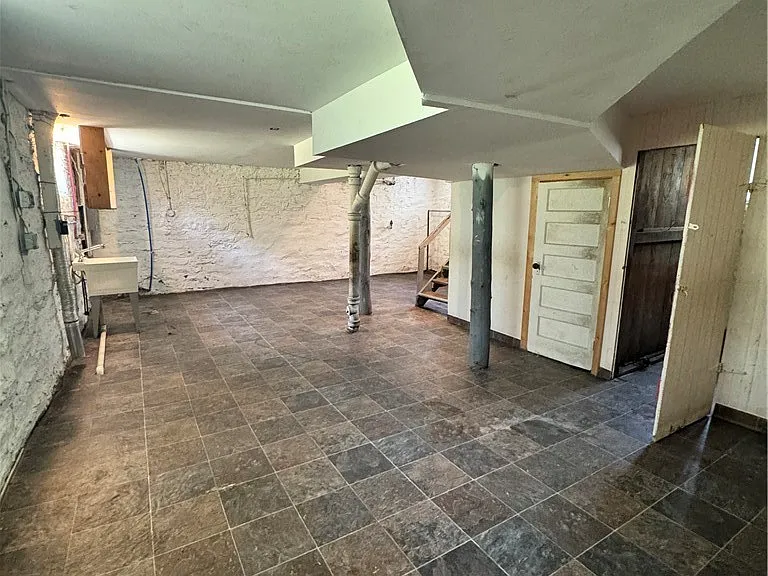 2331 Midland Ave — Photo 19