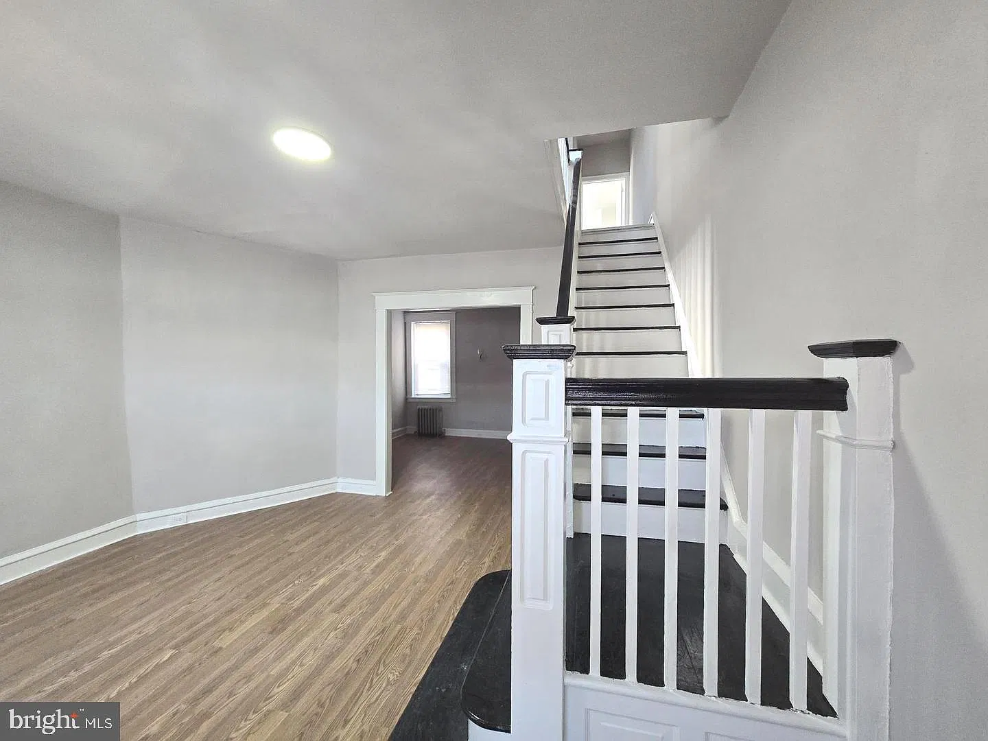 3 bed, 1.0 bath, 1260 sqft, $1,650 — Photo 3