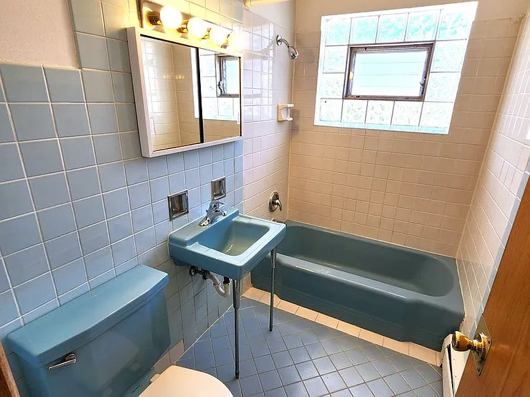 J.E.R & Associates 2117 — Photo 31