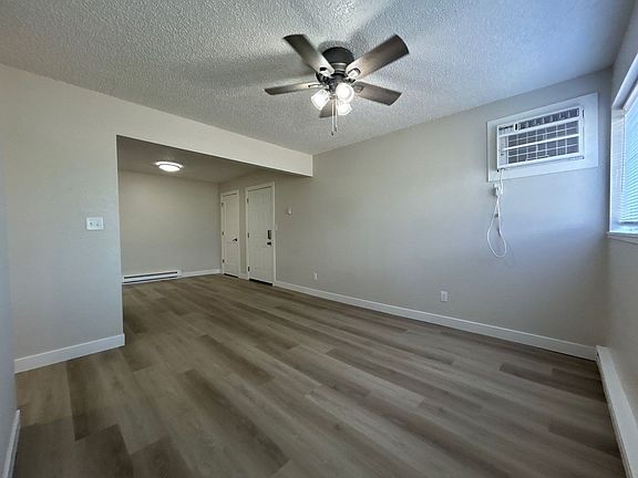 3rd image of 906 E E St #902