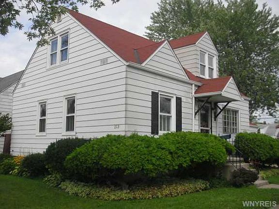 2nd image of 213 Wellington Ave