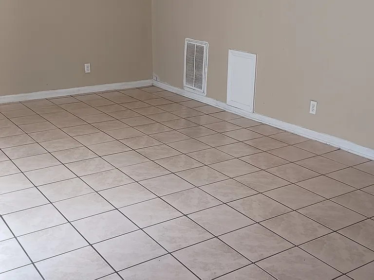 5800 Hunting Ridge Ln — Photo 6