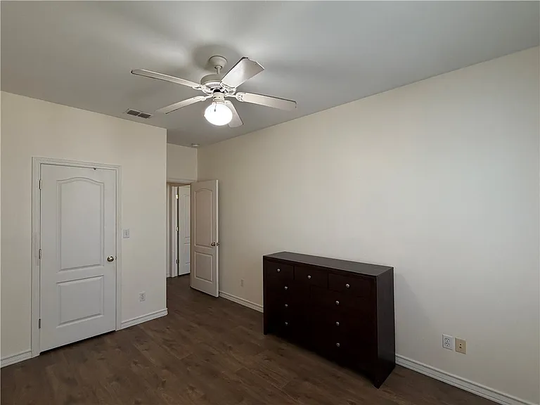 14901 Windward Dr — Photo 30