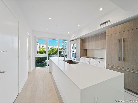 3rd image of 455 NE 39th St Unit 304
