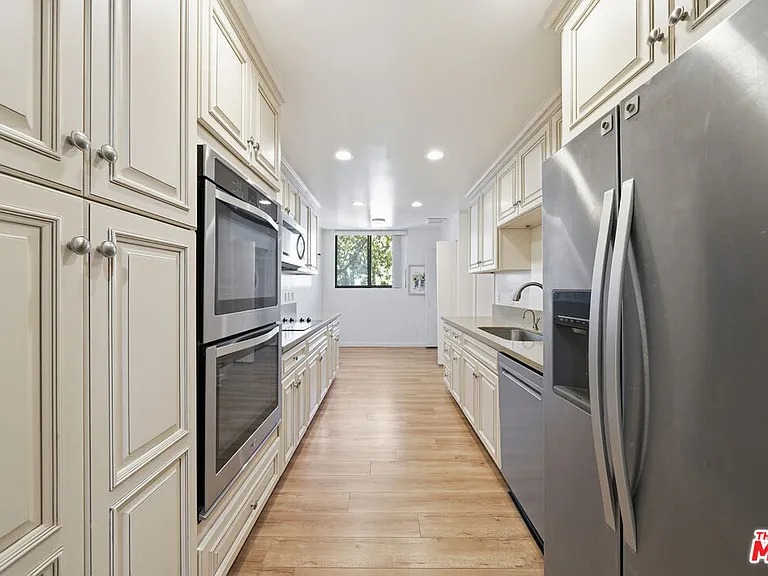 141 S Linden Dr #206 — Photo 37