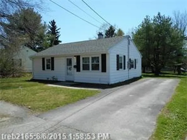 34 Thornton Rd, Bangor, ME 04401
