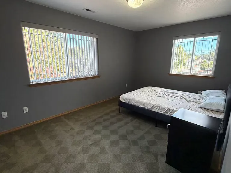 7934 SE Tibbetts St — Photo 11