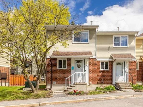 6362 Bilberry Dr #15, Ottawa, ON K1C 4P7
