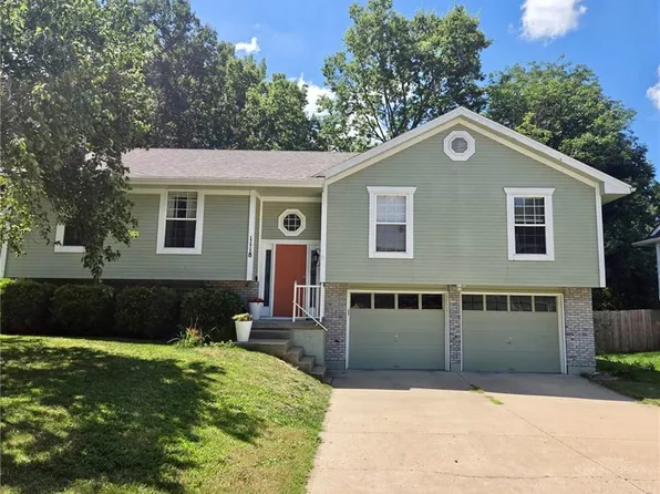 1118 SW Eastman Ct, Blue Springs, MO 64015