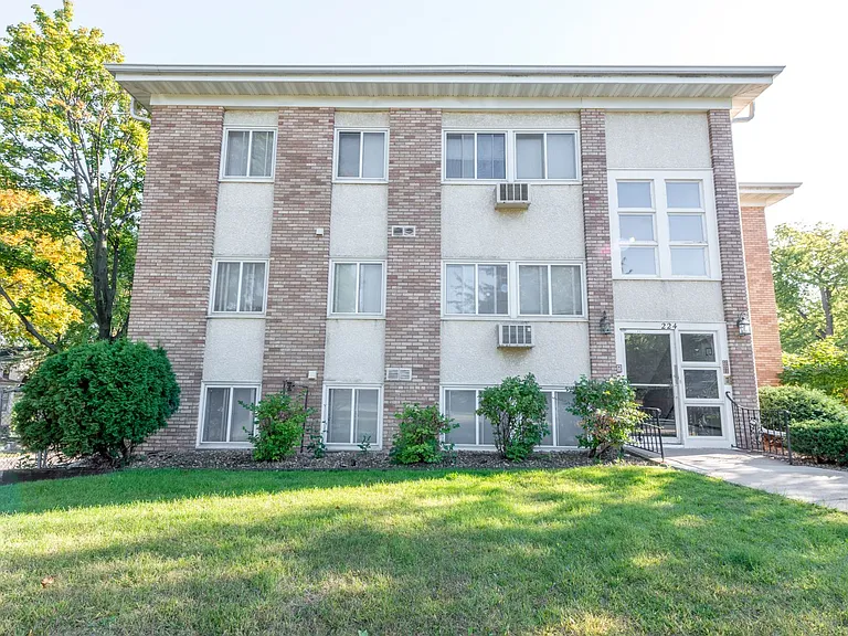 224 Cedar Lake Road North — Photo 6