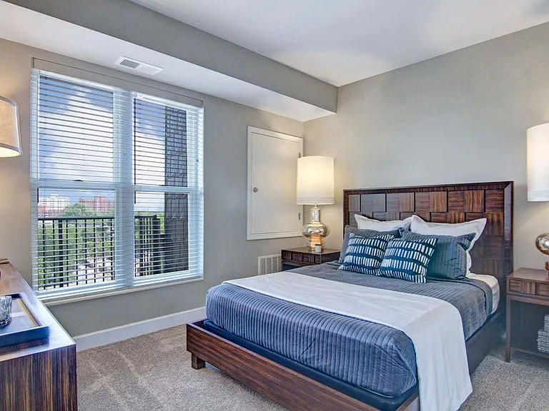 Gatsby Apartments — Photo 18