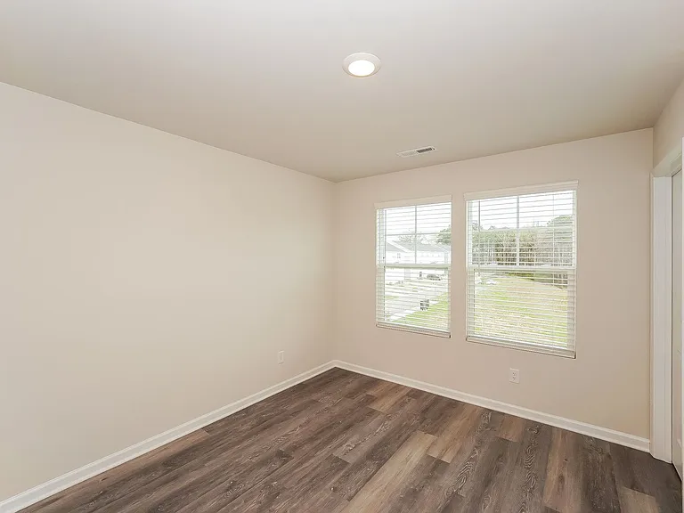 229 Kennerly Ave #D — Photo 7