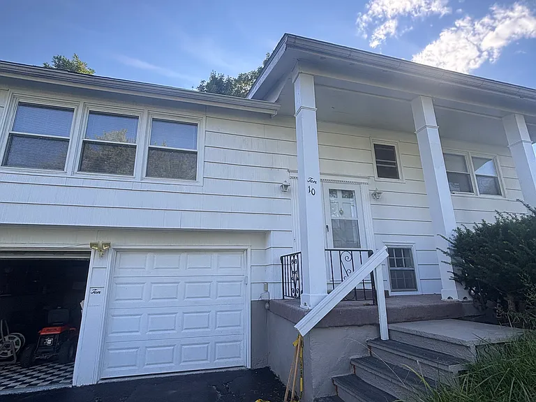 10 Imperial Dr — Photo 21