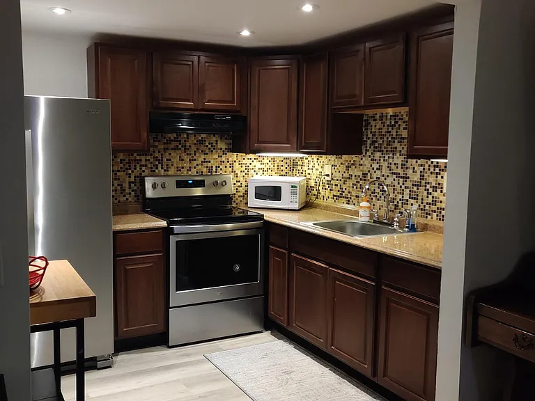 369 Burgundy Ave #369-H — Photo 5