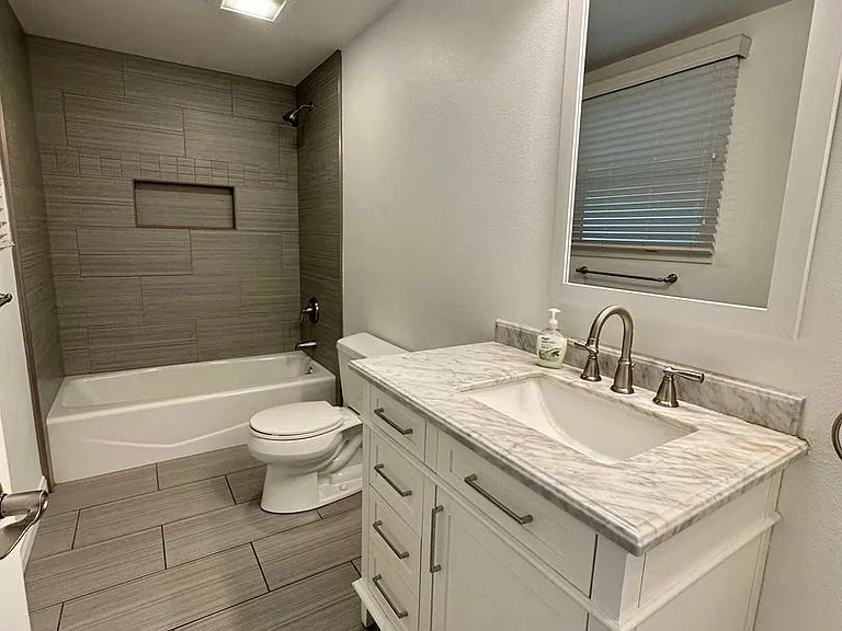 1200 Wilson Ave — Photo 8