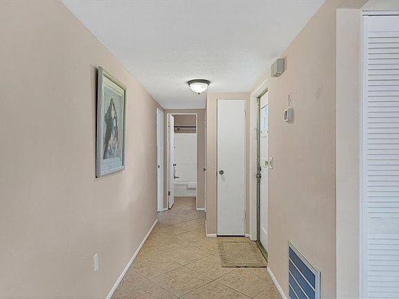 5th image of 35 Strathmore Blvd #35