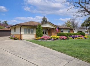 370 E Elk Grove Blvd, Elk Grove Village, IL