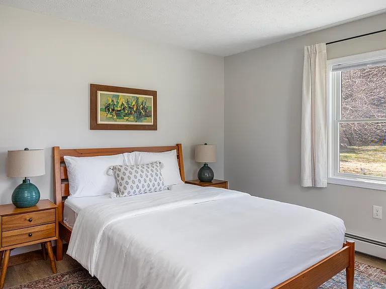 2nd bedroom. Queen bed + twin bed.