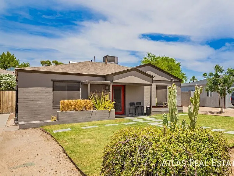 224 W Montecito Ave — Photo 4