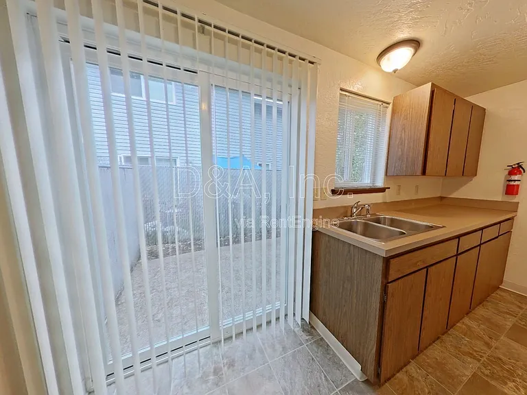 2519 SW Pickford St #C — Photo 5