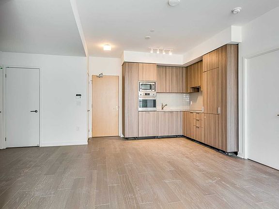 3rd image of 11 Wellesley St W #405
