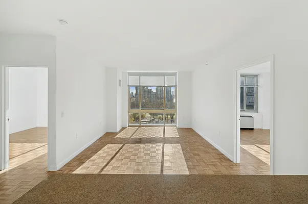 Rented by Greystar | media 11