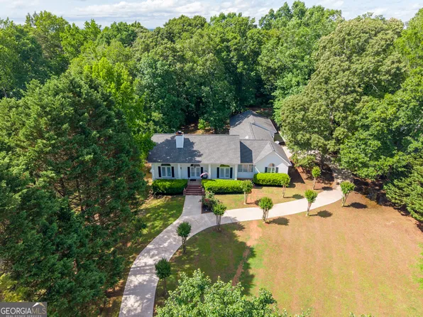 606 Academy Woods Dr, Jefferson, GA 30549